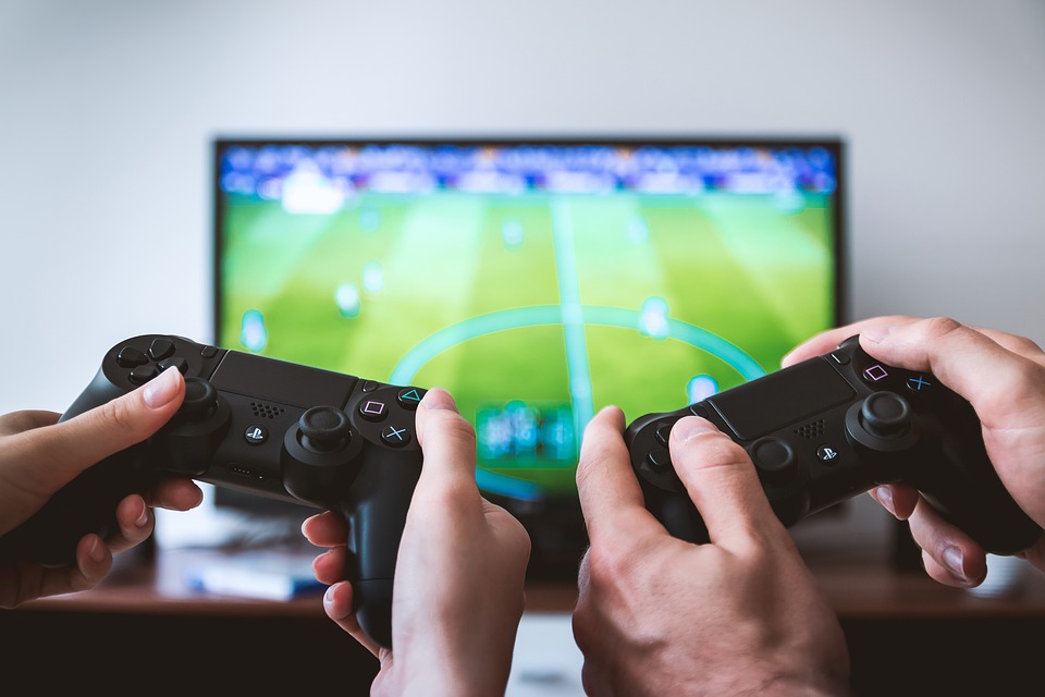 Gamer borde og stole – vigtige fundamenter til din base